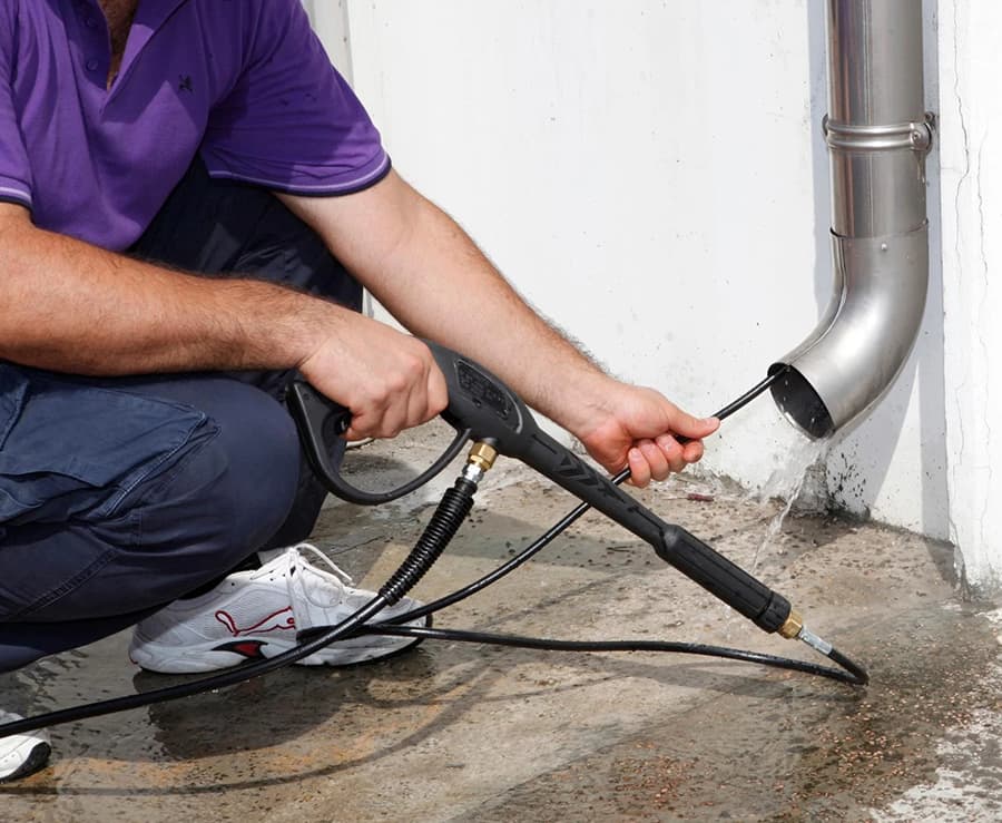 Technicien assainissement débouchage canalisation