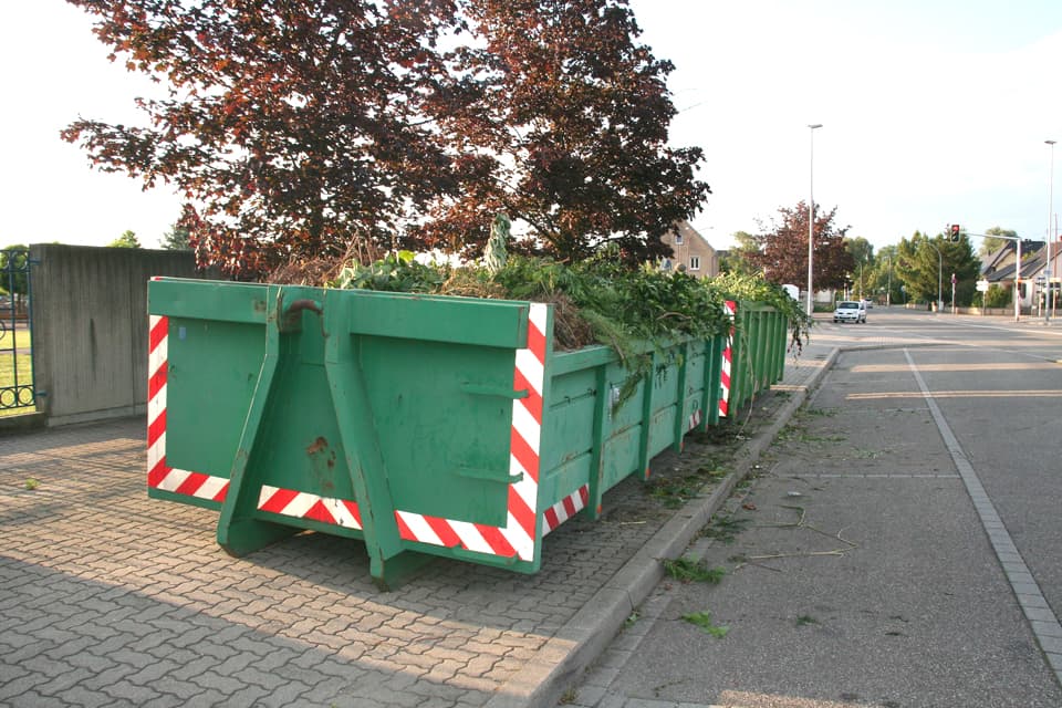 Benne encombrants et déchets verts à Saran