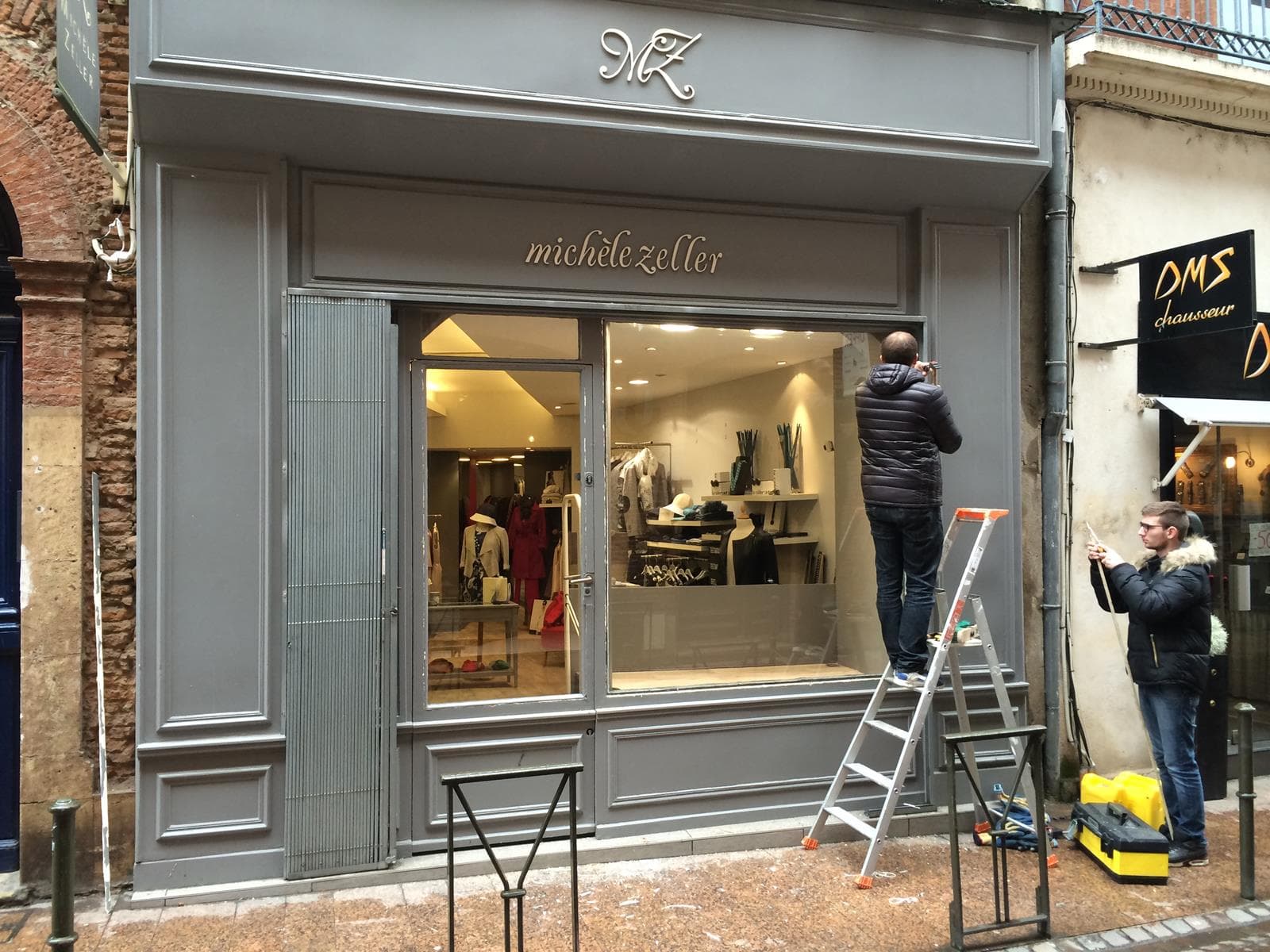 Remplacement vitrine de magasin à Chavignon — Intervention rapide