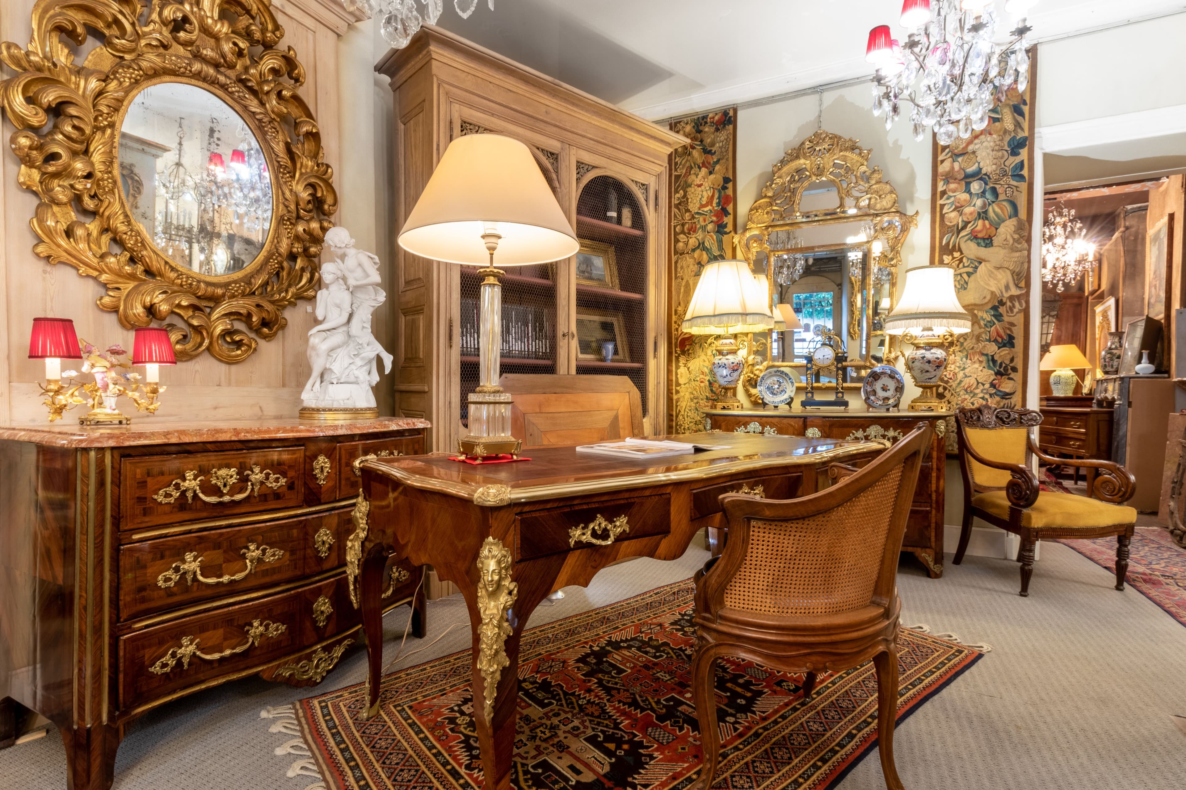 Service professionnel de rachat d'antiquités à Ruffec - Estimation et achat objets anciens, meubles, tableaux