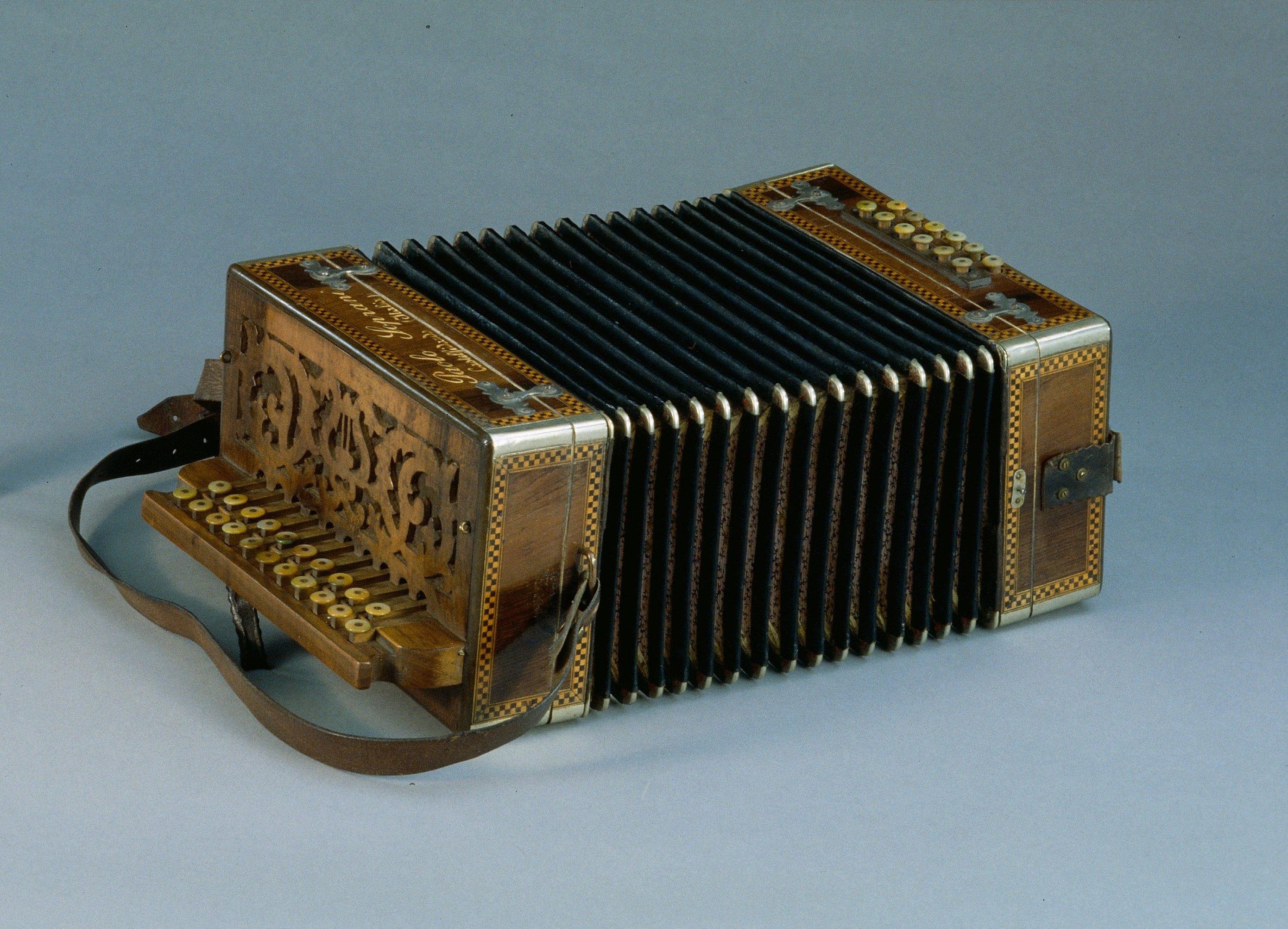 Accordéons & instruments à touches