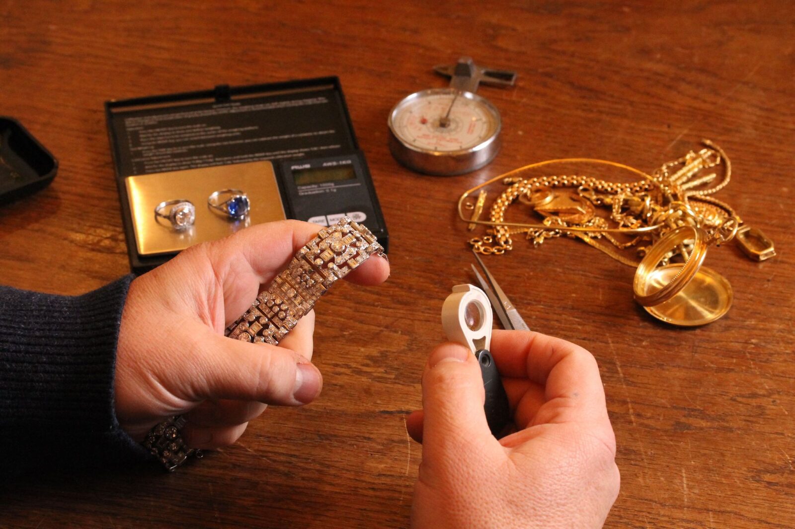 Estimation et rachat de bijoux anciens et collections à Aurillac