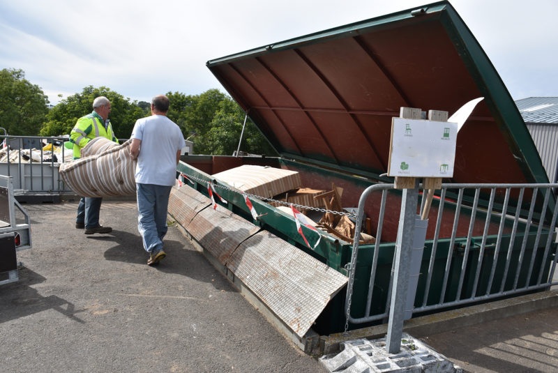Tri sélectif et recyclage lors d'un vide maison à Gondreville