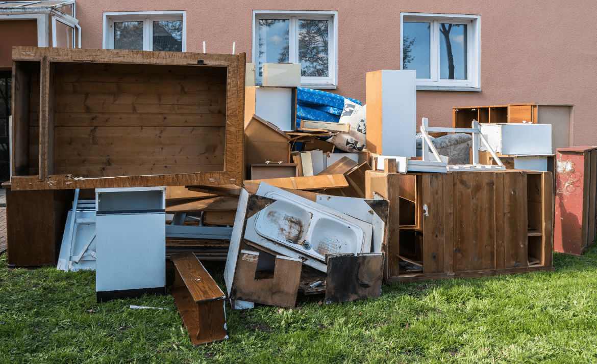 Équipe Debarreo réalisant un vide maison complet à Gondreville