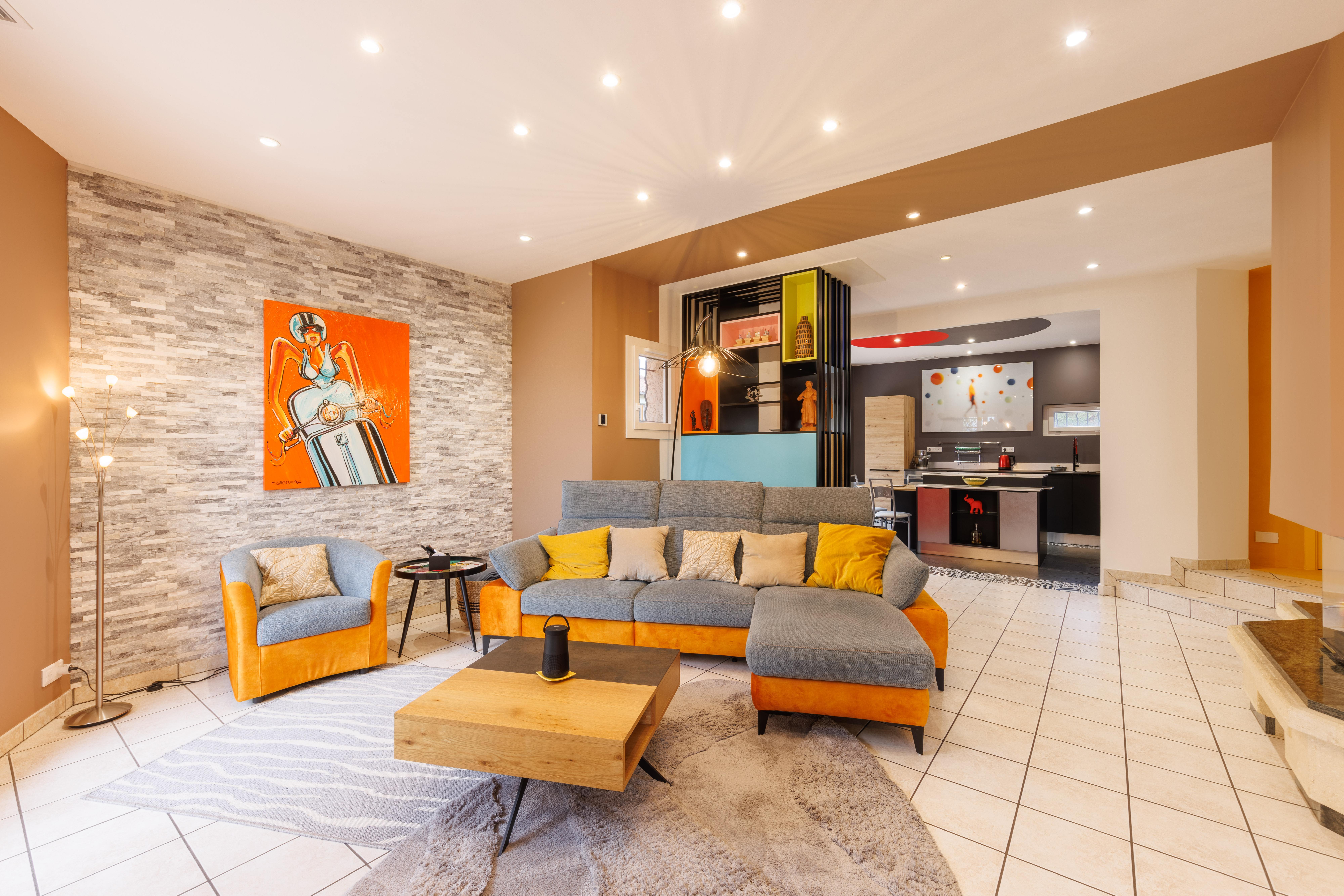 Équipe professionnelle de Debarreo effectuant des services de rénovation et travaux à domicile